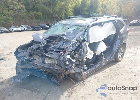 2020 Subaru Forester Premium z USA, uszkodzony, nr VIN JF2SKAJCXLH421636